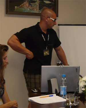 Белчо Христов по време на skype връзка с Канада, Монреал